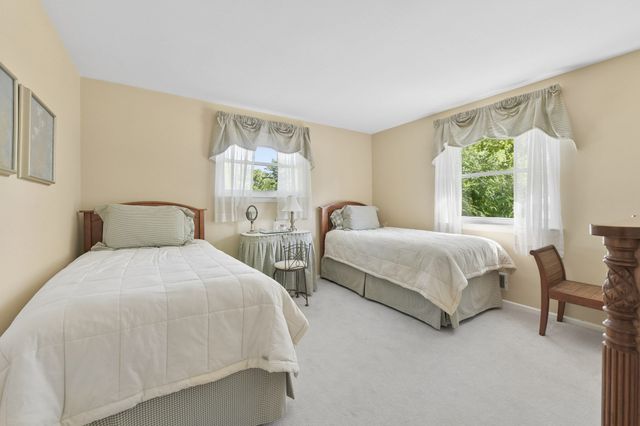 7 Janice Cir, Framingham, MA 01701