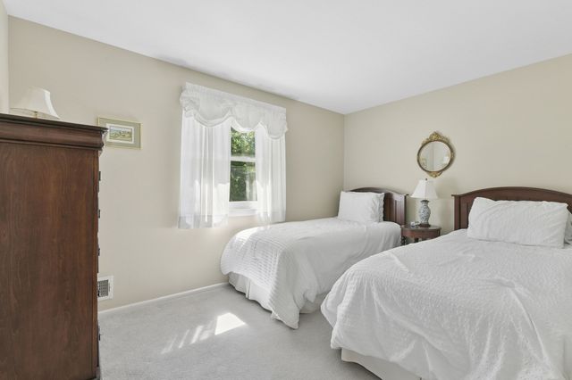 7 Janice Cir, Framingham, MA 01701