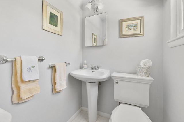 7 Janice Cir, Framingham, MA 01701