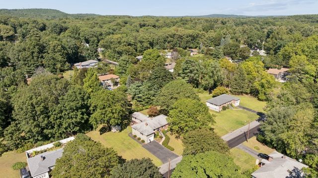 7 Janice Cir, Framingham, MA 01701