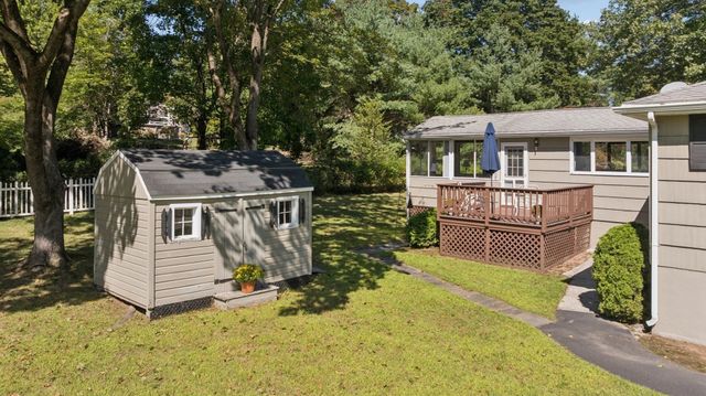 7 Janice Cir, Framingham, MA 01701