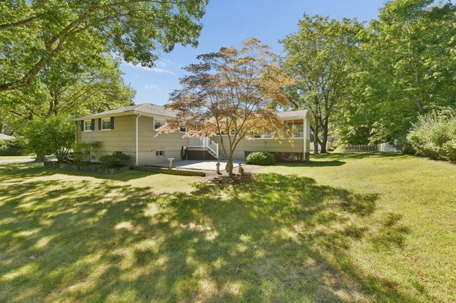 7 Janice Cir, Framingham, MA 01701
