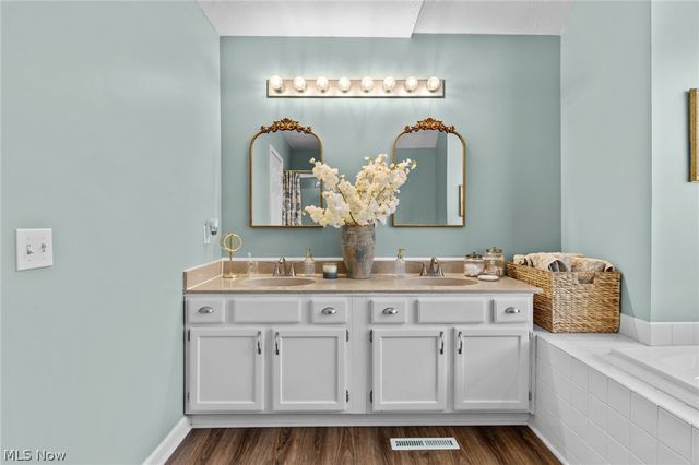 935 Yorktown Drive, Medina, OH 44256