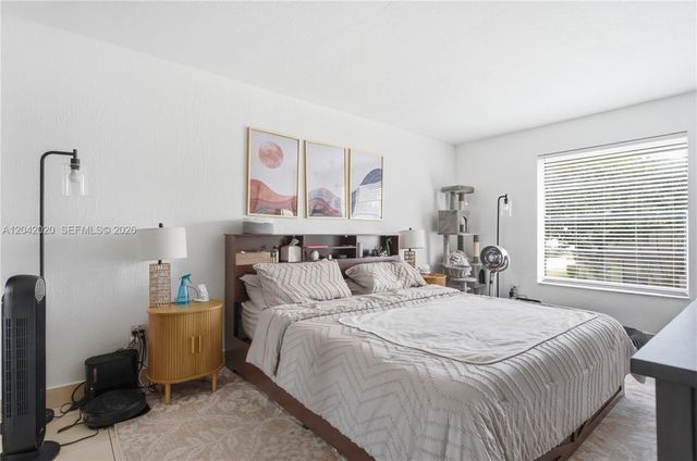 10327 NW 9th St Cir 1-7, Miami, FL 33172