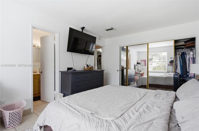 10327 NW 9th St Cir 1-7, Miami, FL 33172
