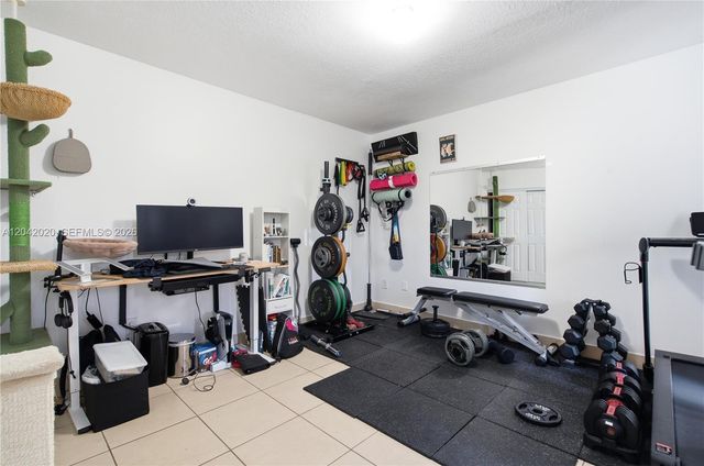10327 NW 9th St Cir 1-7, Miami, FL 33172