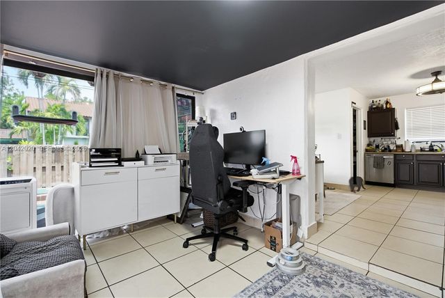 10327 NW 9th St Cir 1-7, Miami, FL 33172