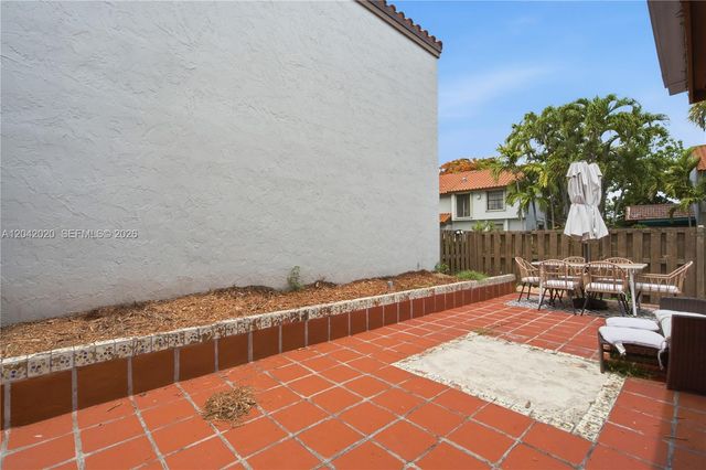 10327 NW 9th St Cir 1-7, Miami, FL 33172
