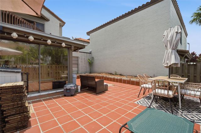 10327 NW 9th St Cir 1-7, Miami, FL 33172