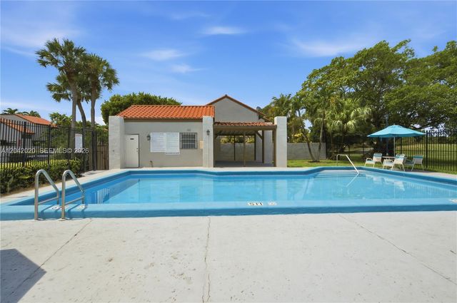10327 NW 9th St Cir 1-7, Miami, FL 33172