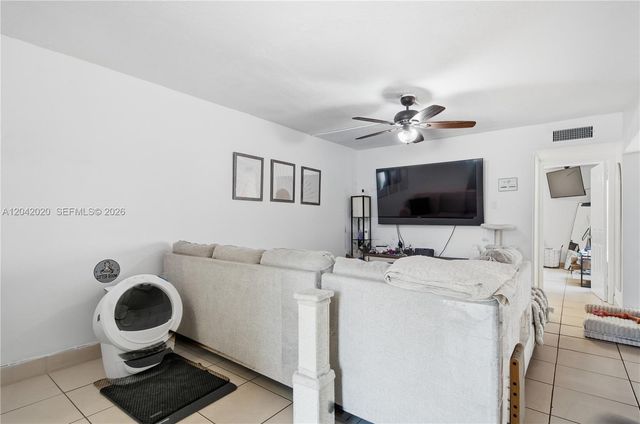 10327 NW 9th St Cir 1-7, Miami, FL 33172