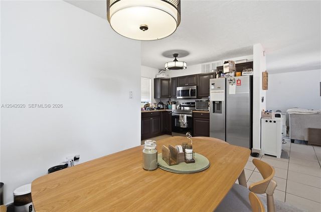 10327 NW 9th St Cir 1-7, Miami, FL 33172