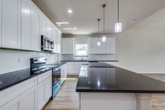 267 Jim Walter Drive, Runaway Bay, TX 76426