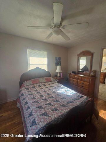 1014 W Northrup Street, Lansing, MI 48911