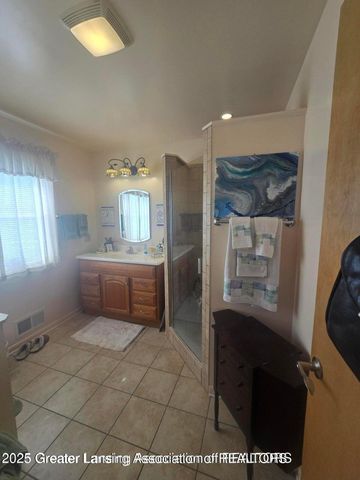 1014 W Northrup Street, Lansing, MI 48911