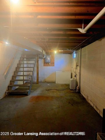 1014 W Northrup Street, Lansing, MI 48911