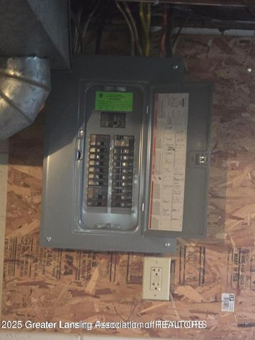 1014 W Northrup Street, Lansing, MI 48911