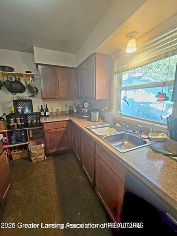 1014 W Northrup Street, Lansing, MI 48911