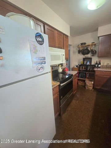 1014 W Northrup Street, Lansing, MI 48911