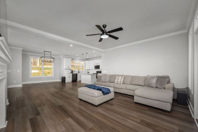 2093 Ferry Rd, Clarksville, TN 37040