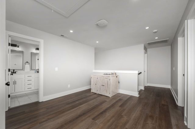 2093 Ferry Rd, Clarksville, TN 37040