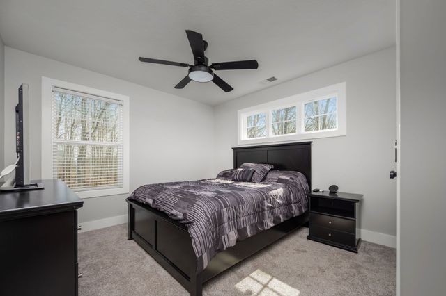 2093 Ferry Rd, Clarksville, TN 37040