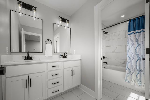 2093 Ferry Rd, Clarksville, TN 37040