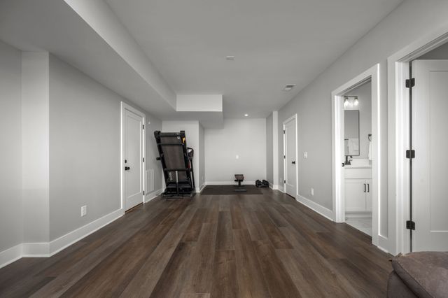 2093 Ferry Rd, Clarksville, TN 37040