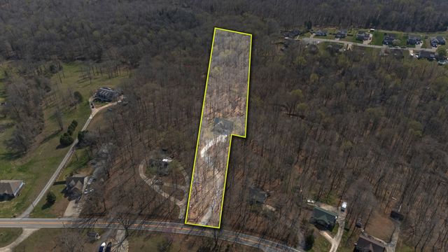 2093 Ferry Rd, Clarksville, TN 37040