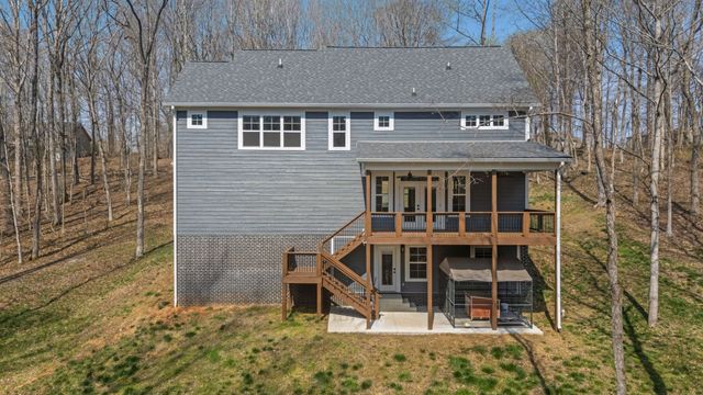 2093 Ferry Rd, Clarksville, TN 37040