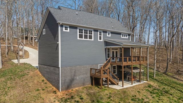 2093 Ferry Rd, Clarksville, TN 37040