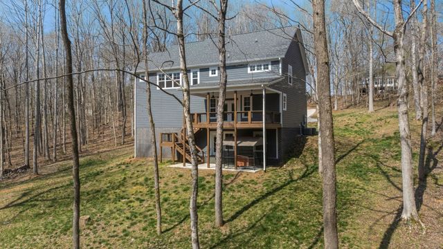 2093 Ferry Rd, Clarksville, TN 37040