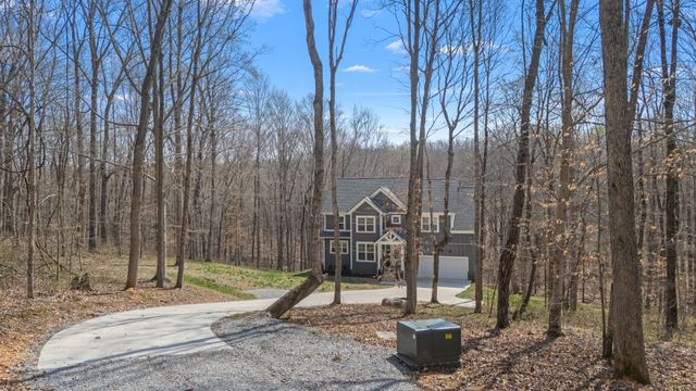 2093 Ferry Rd, Clarksville, TN 37040