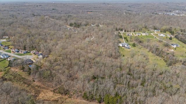 2093 Ferry Rd, Clarksville, TN 37040