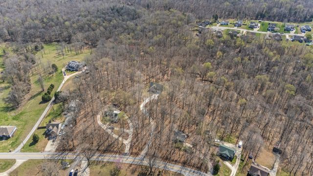 2093 Ferry Rd, Clarksville, TN 37040