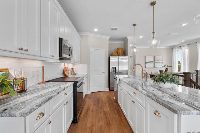 8903 SUMMERWOOD BND, San Antonio, TX 78254