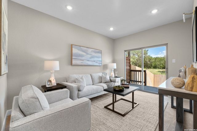8903 SUMMERWOOD BND, San Antonio, TX 78254