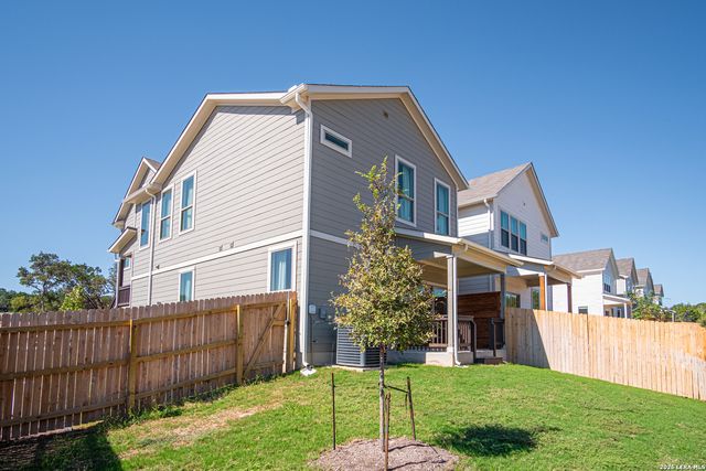 8903 SUMMERWOOD BND, San Antonio, TX 78254