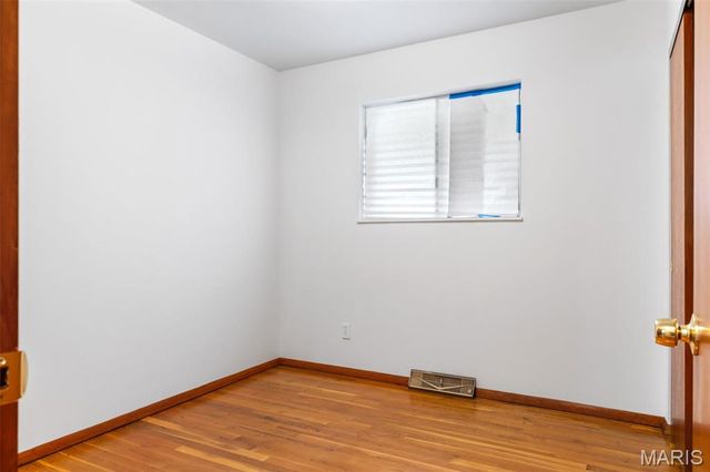 6138 Emerald Avenue, Ferguson, MO 63135