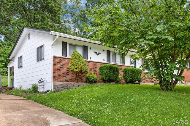 6138 Emerald Avenue, Ferguson, MO 63135