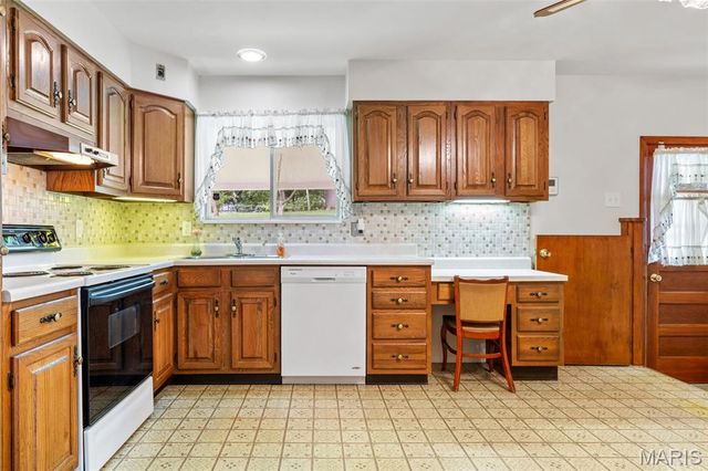6138 Emerald Avenue, Ferguson, MO 63135