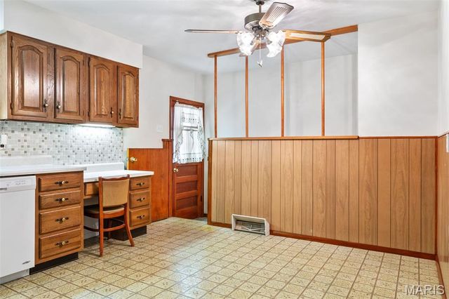 6138 Emerald Avenue, Ferguson, MO 63135