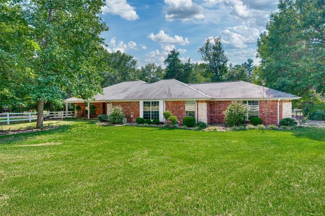 3269 An County Road 153, Palestine, TX 75801