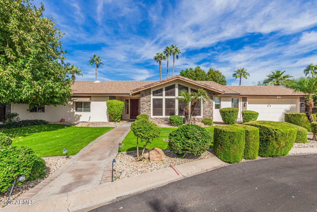 200 W SONOMA Drive, Litchfield Park, AZ 85340