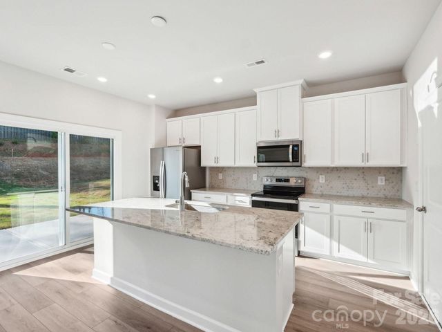 1515 31st Street NE, Conover, NC 28613