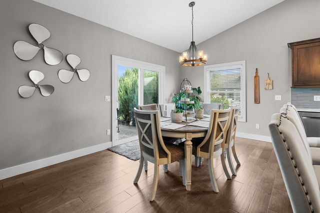 5659 IDAHO Drive, Bettendorf, IA 52722