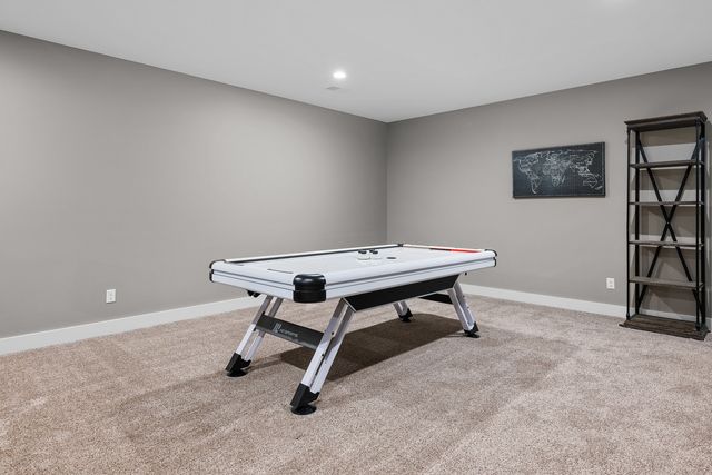 5659 IDAHO Drive, Bettendorf, IA 52722