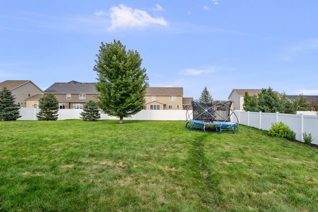 5659 IDAHO Drive, Bettendorf, IA 52722
