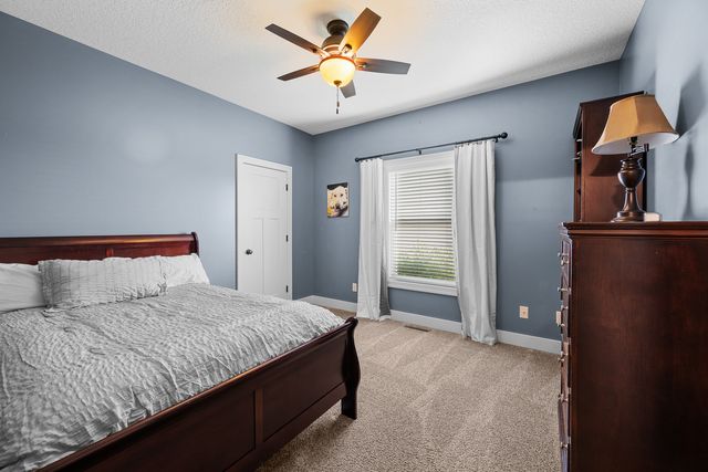 5659 IDAHO Drive, Bettendorf, IA 52722