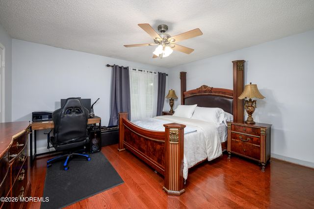 136 Woodmere Drive 406, Parlin, NJ 08859